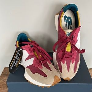 NWT New Balance 327 Sneakers